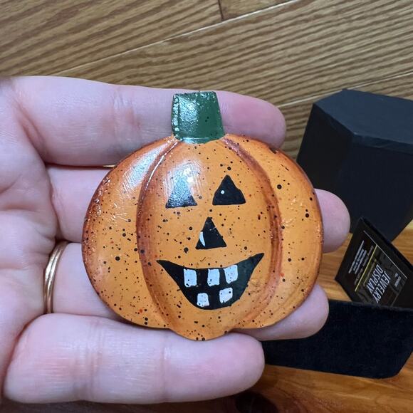 Vtg Halloween Brooch Lapel Pin Lot 3 Hallmark Ghost Silver Tone Bat JackOLantern - Picture 3 of 11